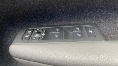 Volvo Xc40 2.0 B4P R DESIGN Pro 5dr Auto Petrol Estate